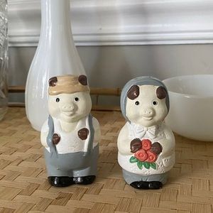 Vintage Ceramic Anthropomorphic Mr. and Mrs. Pig Salt Pepper Shakers